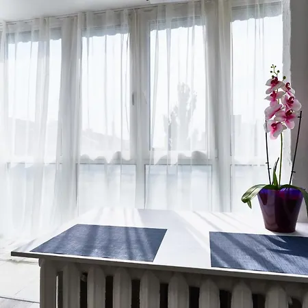 Apartment современная 2-комн. дворец украина. Kyiv